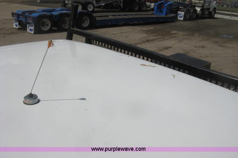 image for item J2818 2001 Ford F250 Super Duty XL SuperCab pickup truck