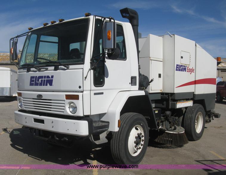 2004 Elgin Eagle Series F street sweeper in Wichita, KS | Item J2904