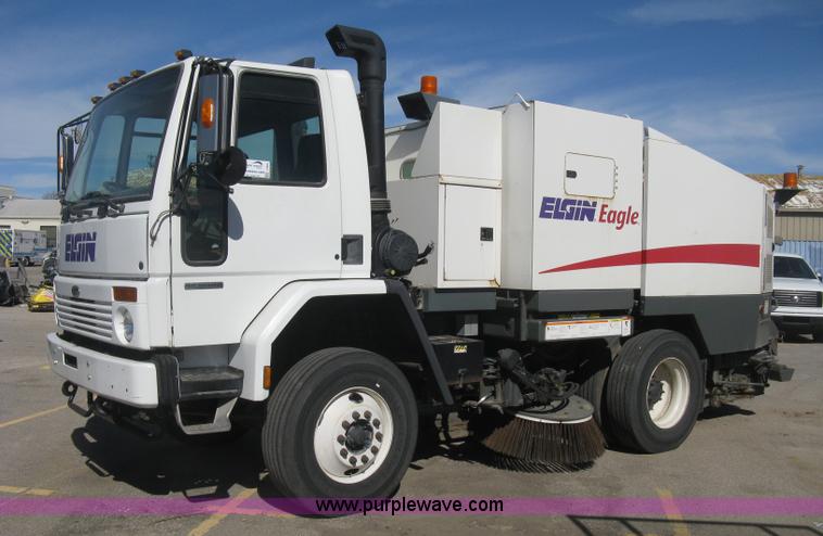 image for item J2904 2004 Elgin Eagle Series F street sweeper