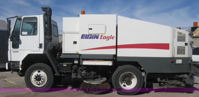 image for item J2904 2004 Elgin Eagle Series F street sweeper