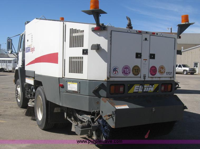 image for item J2904 2004 Elgin Eagle Series F street sweeper