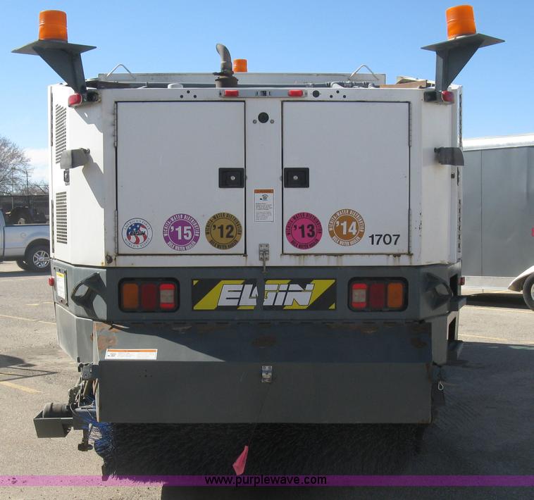 image for item J2904 2004 Elgin Eagle Series F street sweeper