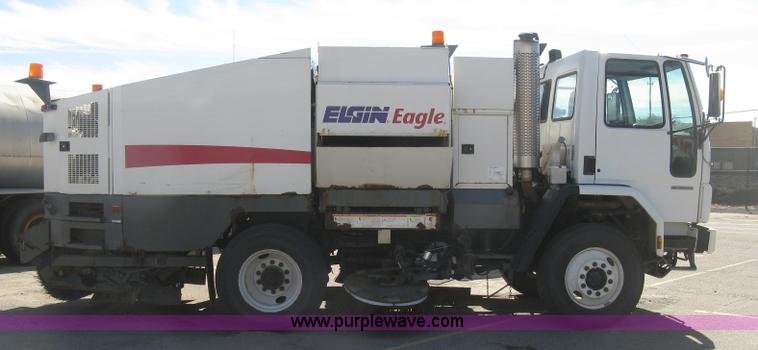 image for item J2904 2004 Elgin Eagle Series F street sweeper