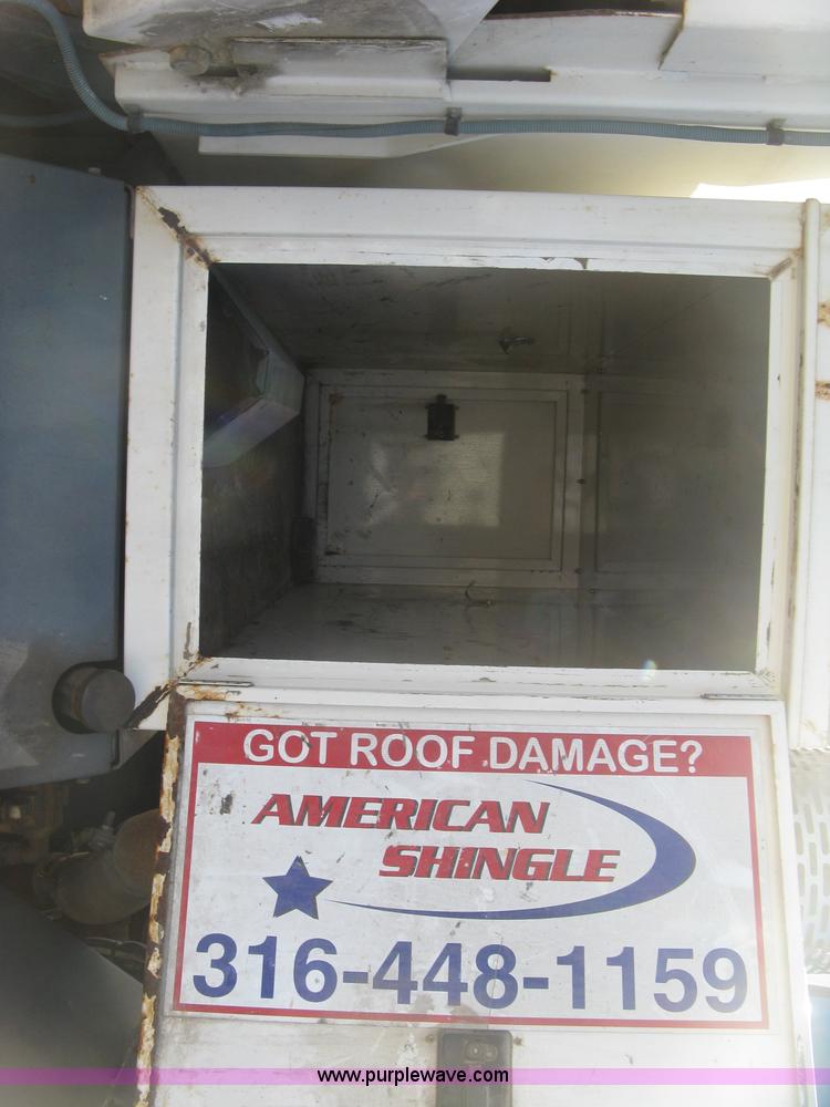 image for item J2904 2004 Elgin Eagle Series F street sweeper