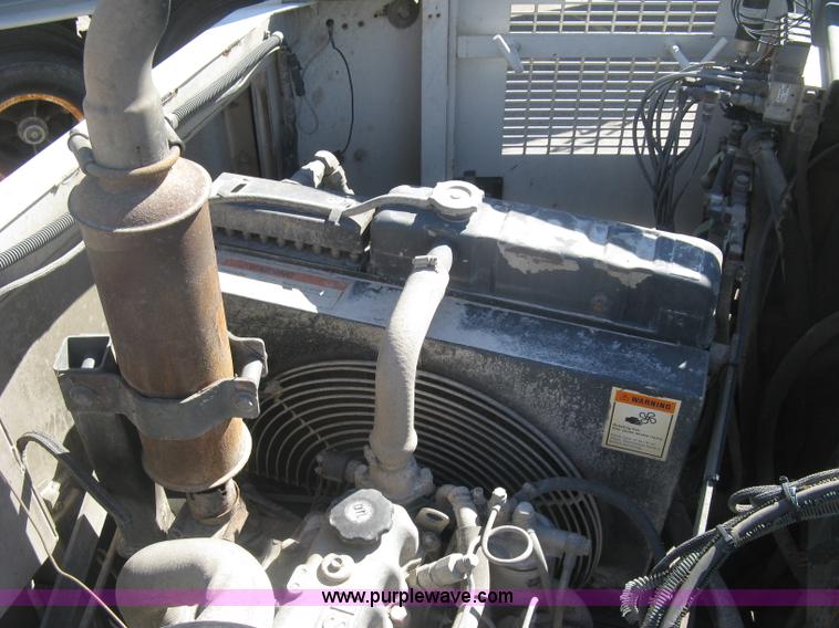 image for item J2904 2004 Elgin Eagle Series F street sweeper