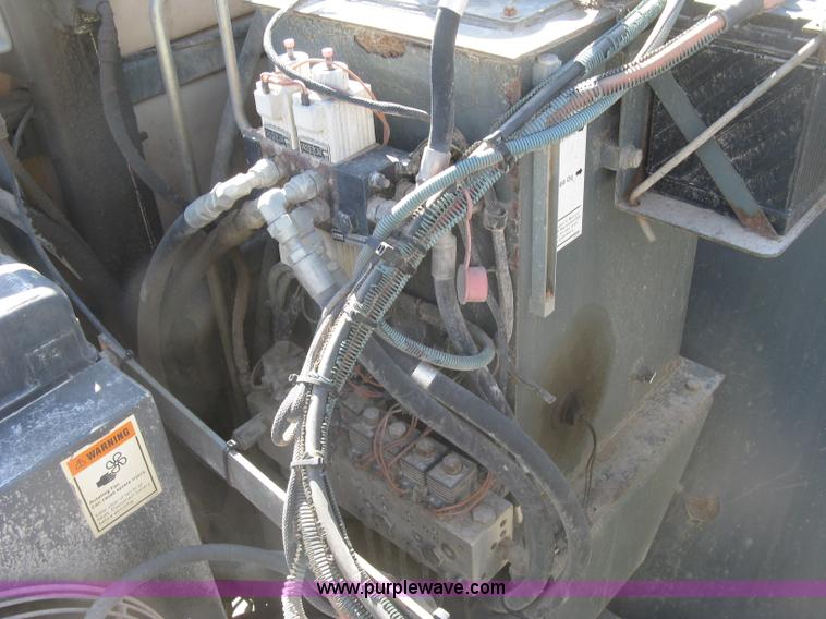 image for item J2904 2004 Elgin Eagle Series F street sweeper