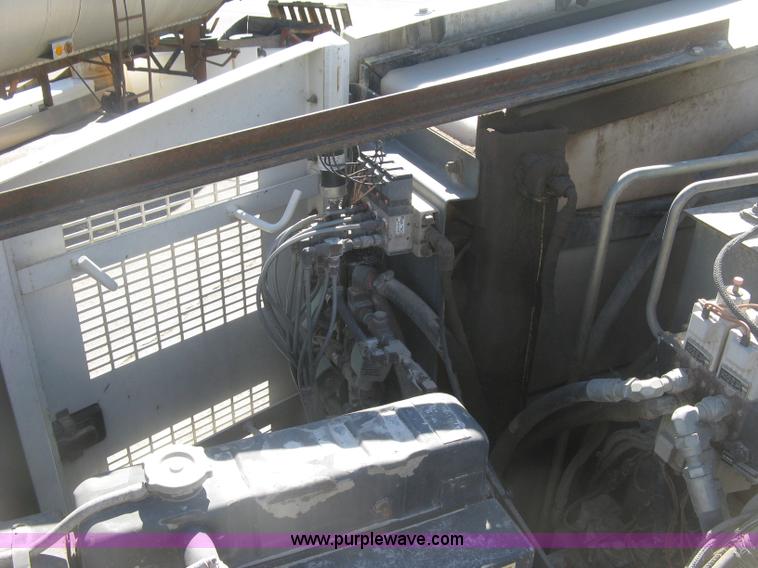 image for item J2904 2004 Elgin Eagle Series F street sweeper