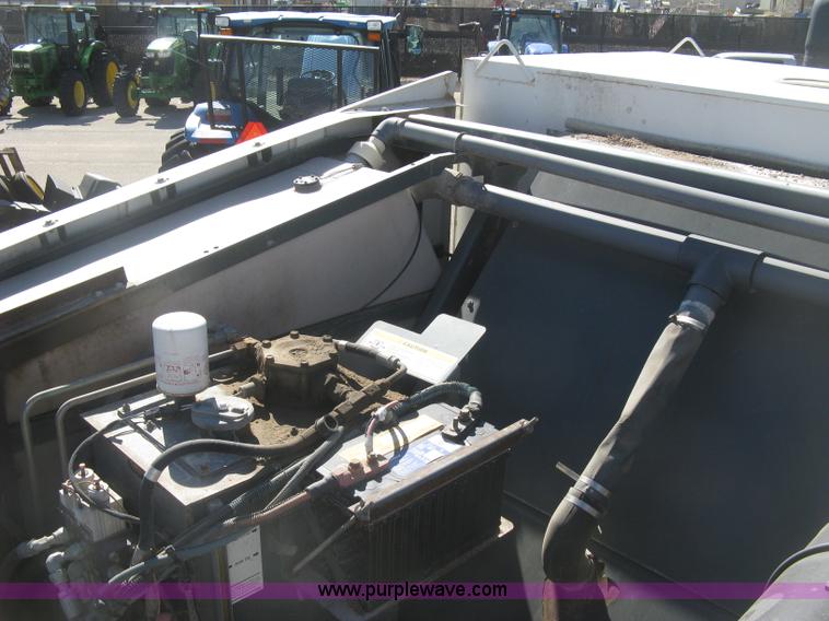 image for item J2904 2004 Elgin Eagle Series F street sweeper