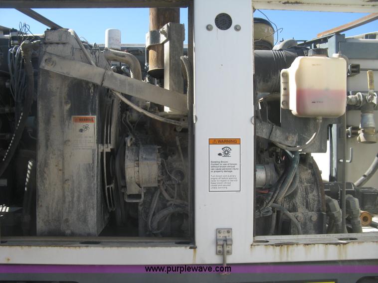 image for item J2904 2004 Elgin Eagle Series F street sweeper