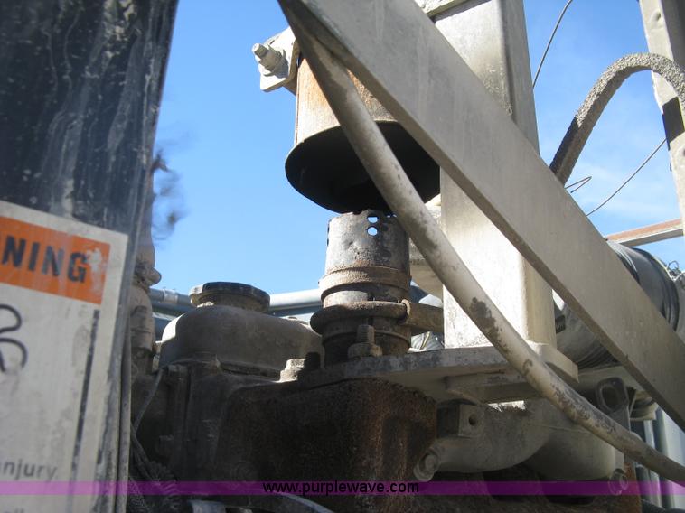 image for item J2904 2004 Elgin Eagle Series F street sweeper