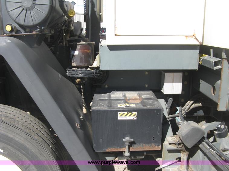 image for item J2904 2004 Elgin Eagle Series F street sweeper