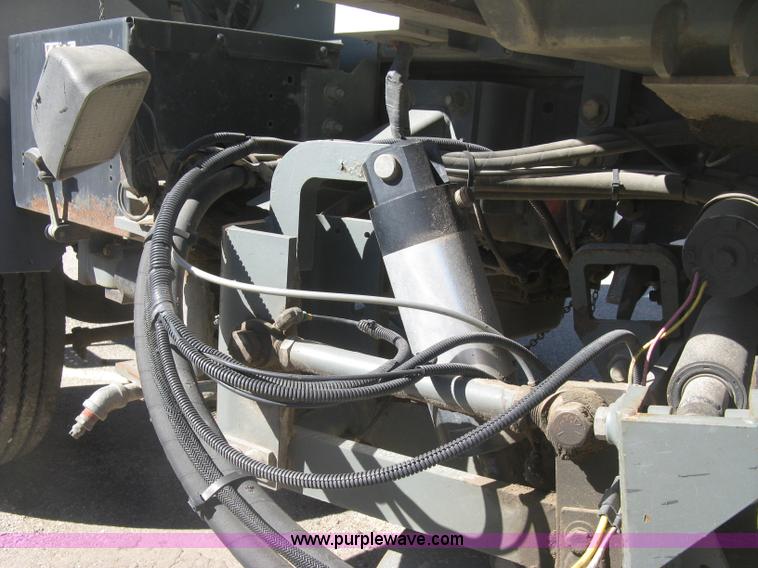 image for item J2904 2004 Elgin Eagle Series F street sweeper