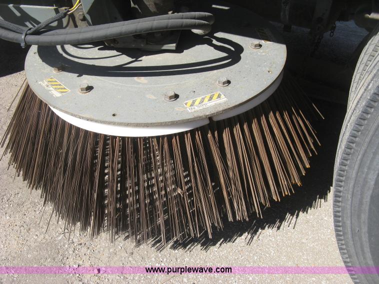image for item J2904 2004 Elgin Eagle Series F street sweeper