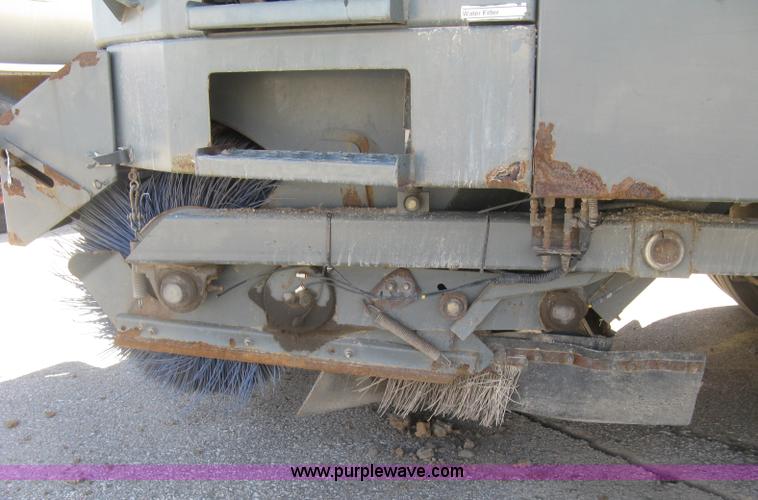 image for item J2904 2004 Elgin Eagle Series F street sweeper