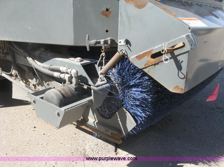 image for item J2904 2004 Elgin Eagle Series F street sweeper