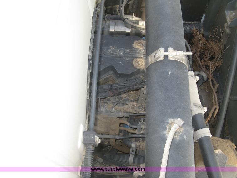 image for item J2904 2004 Elgin Eagle Series F street sweeper