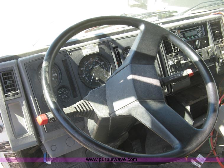 image for item J2904 2004 Elgin Eagle Series F street sweeper