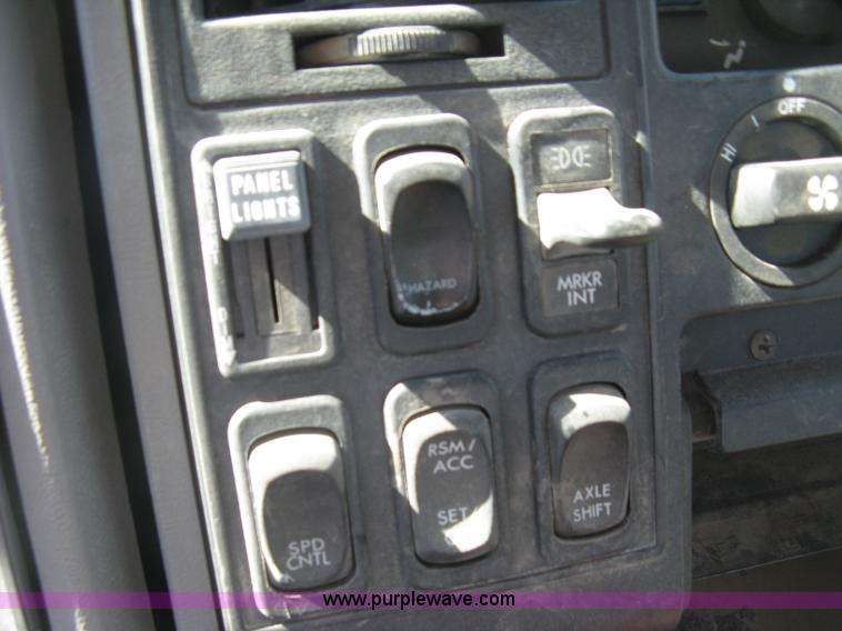 image for item J2904 2004 Elgin Eagle Series F street sweeper