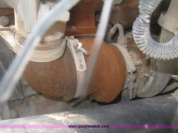 image for item J2904 2004 Elgin Eagle Series F street sweeper