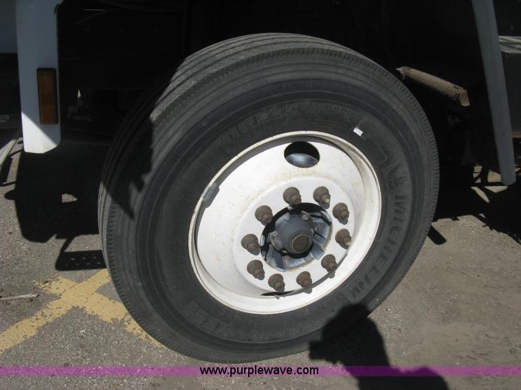 image for item J2904 2004 Elgin Eagle Series F street sweeper