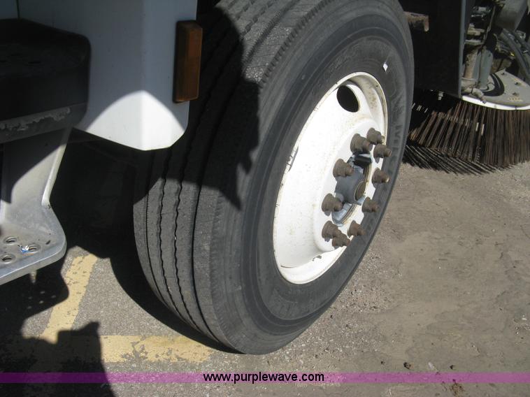 image for item J2904 2004 Elgin Eagle Series F street sweeper