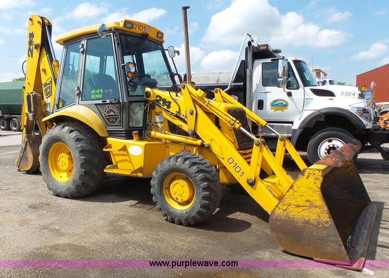 image for item J4138 JCB 214 backhoe