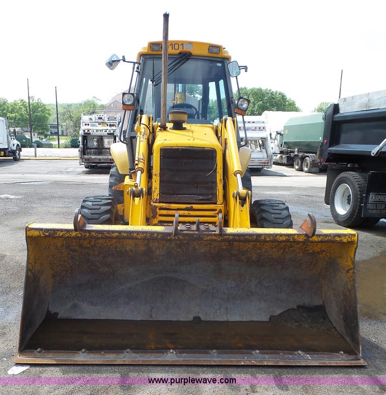 image for item J4138 JCB 214 backhoe