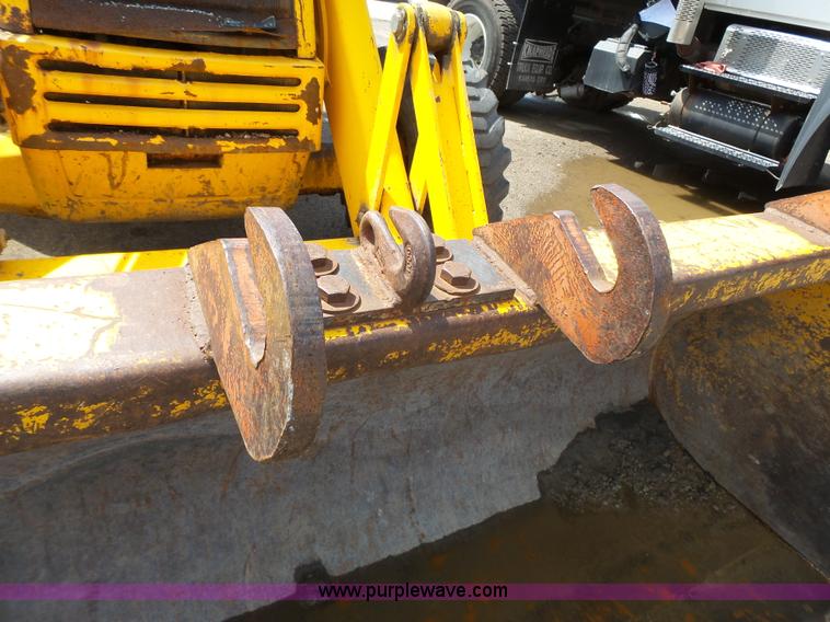 image for item J4138 JCB 214 backhoe