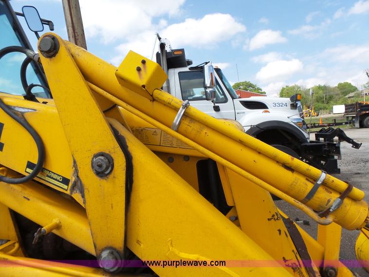 image for item J4138 JCB 214 backhoe