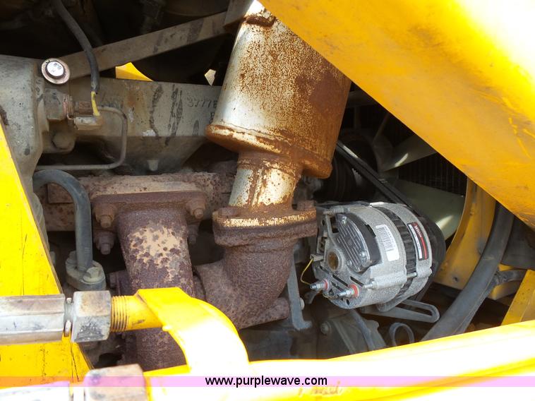 image for item J4138 JCB 214 backhoe