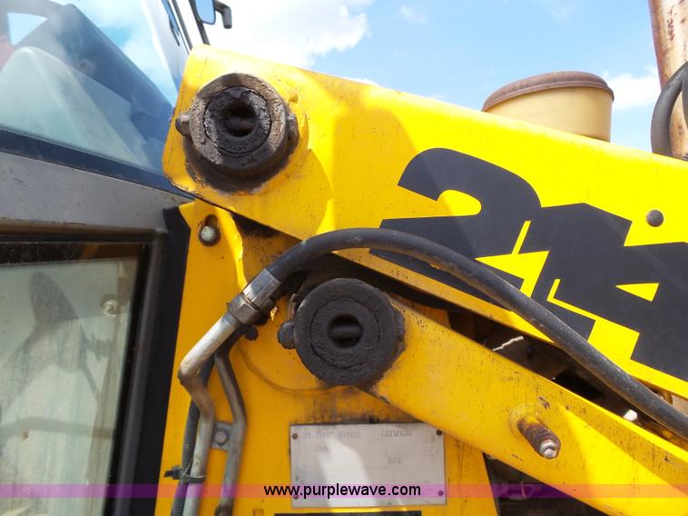 image for item J4138 JCB 214 backhoe