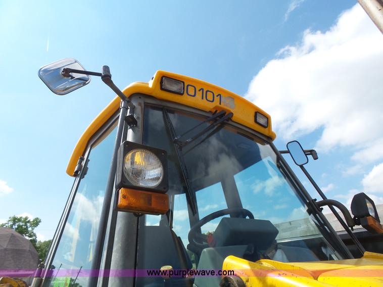 image for item J4138 JCB 214 backhoe