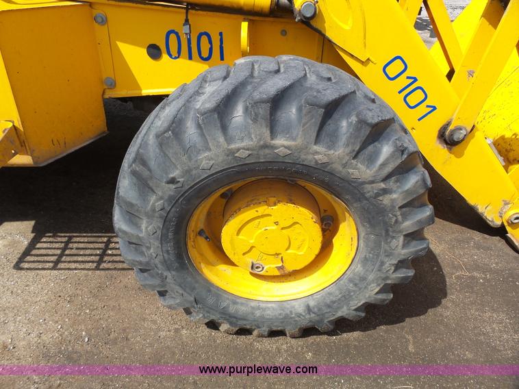 image for item J4138 JCB 214 backhoe