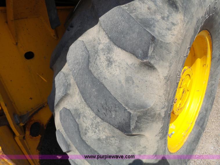 image for item J4138 JCB 214 backhoe