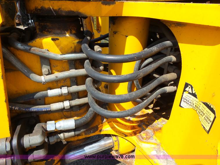 image for item J4138 JCB 214 backhoe