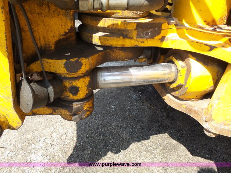 image for item J4138 JCB 214 backhoe