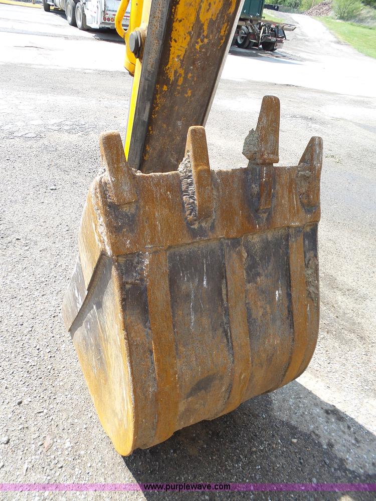 image for item J4138 JCB 214 backhoe