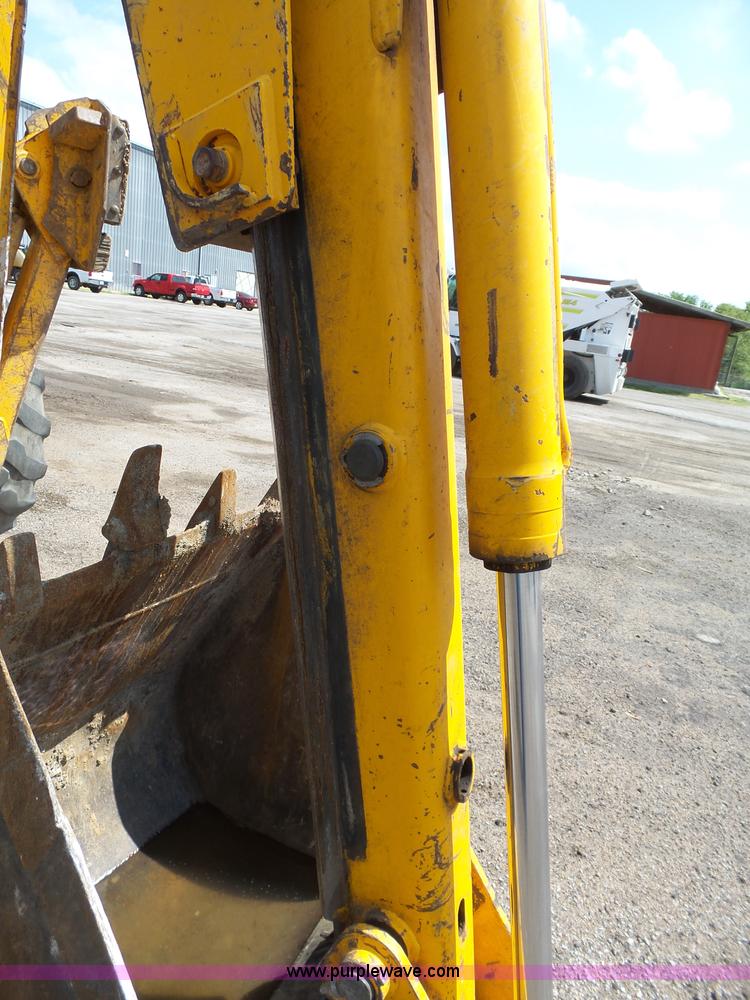 image for item J4138 JCB 214 backhoe