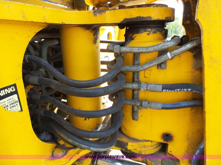 image for item J4138 JCB 214 backhoe