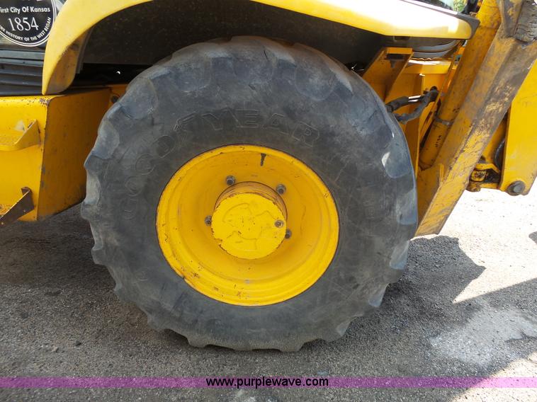 image for item J4138 JCB 214 backhoe