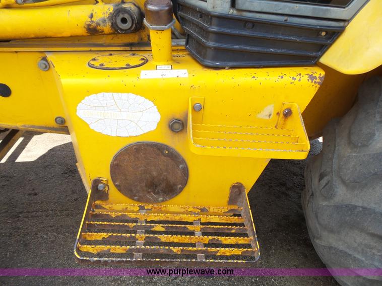 image for item J4138 JCB 214 backhoe