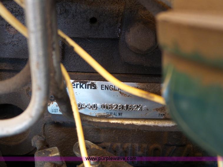 image for item J4138 JCB 214 backhoe