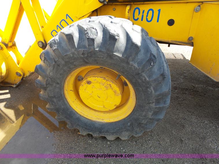 image for item J4138 JCB 214 backhoe