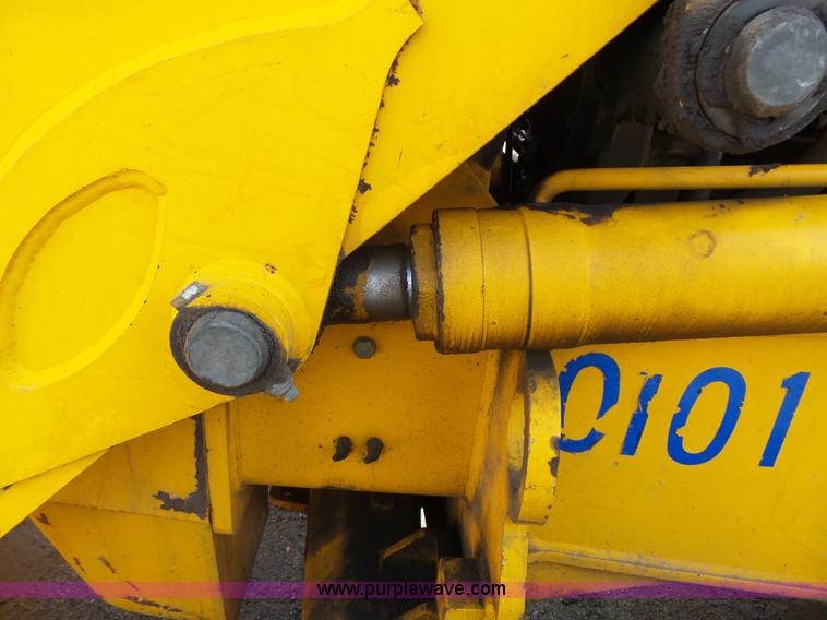 image for item J4138 JCB 214 backhoe