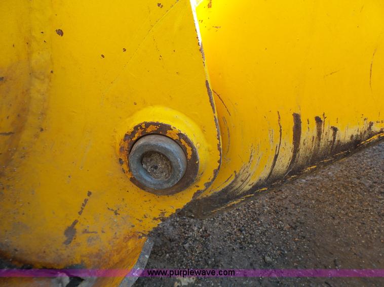 image for item J4138 JCB 214 backhoe