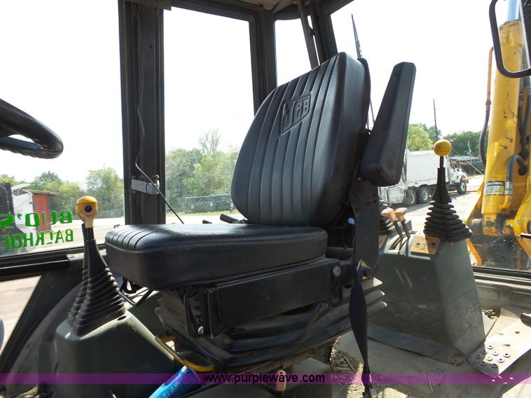 image for item J4138 JCB 214 backhoe