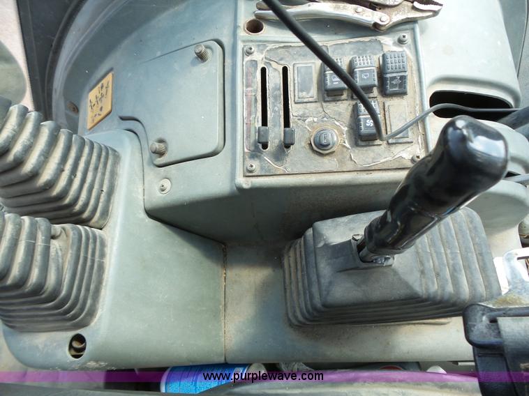 image for item J4138 JCB 214 backhoe