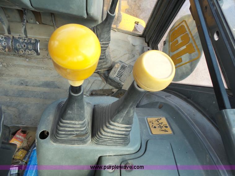 image for item J4138 JCB 214 backhoe