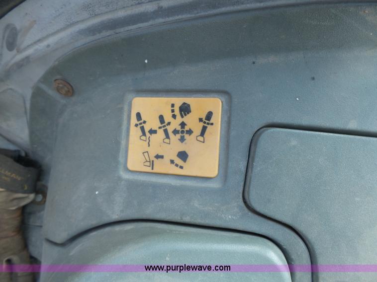 image for item J4138 JCB 214 backhoe