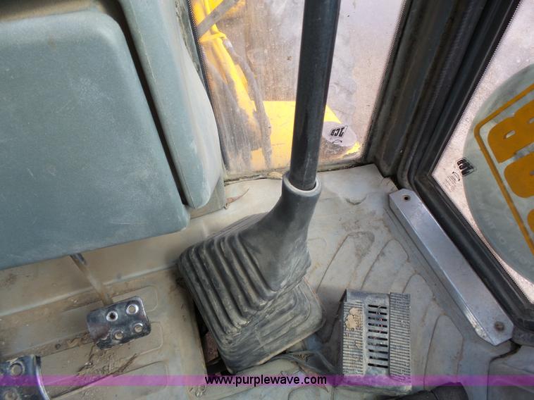 image for item J4138 JCB 214 backhoe